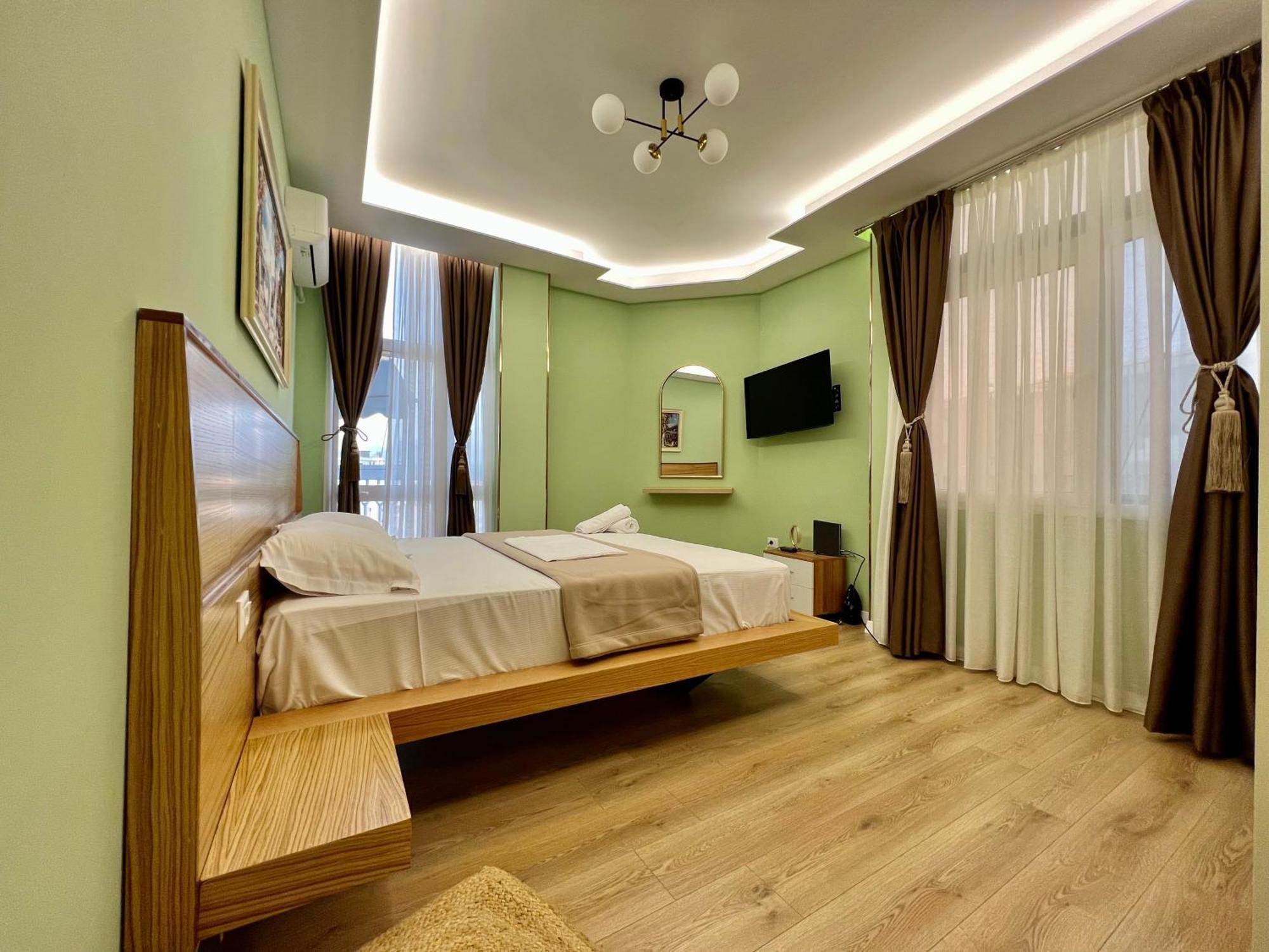 Spiranca Luxury Suites Tiran Oda fotoğraf